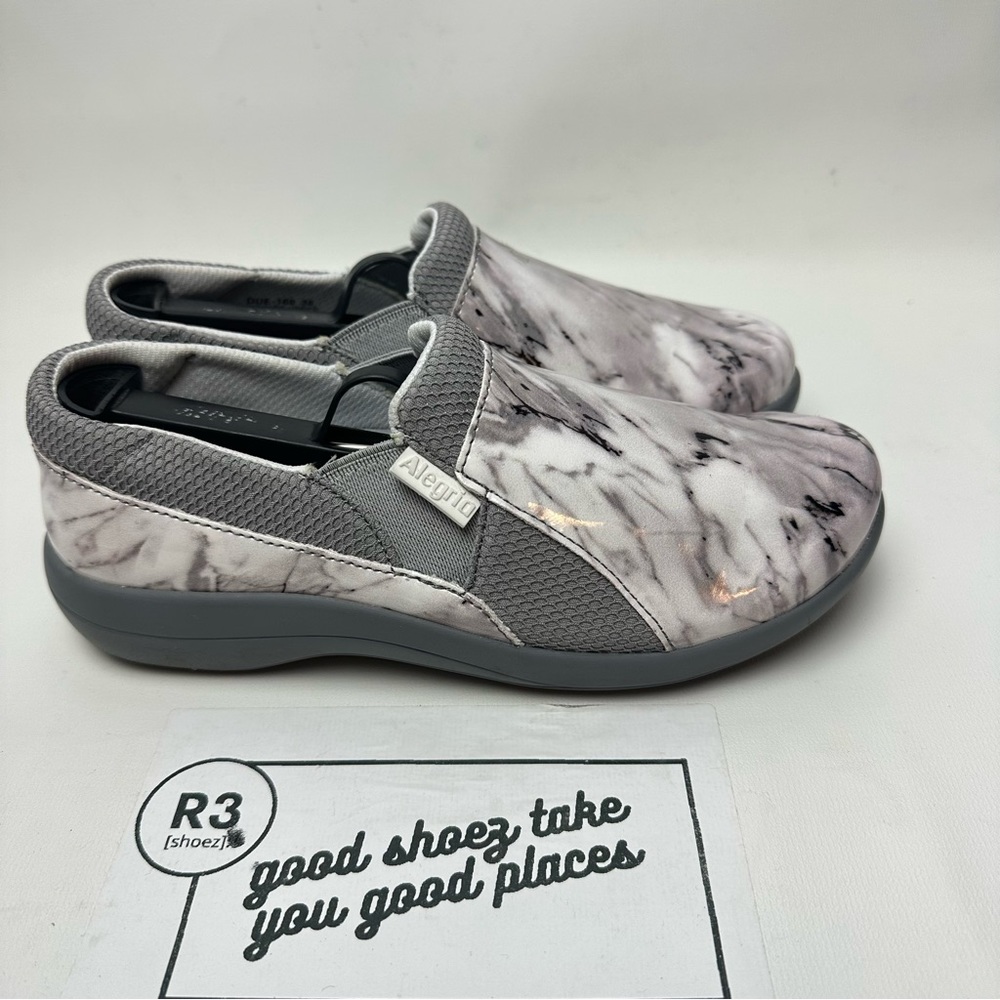 Alegria Womens Sz 6-6.5 Duette Slip On Loafers Clogs Comfort Shoes Gray White